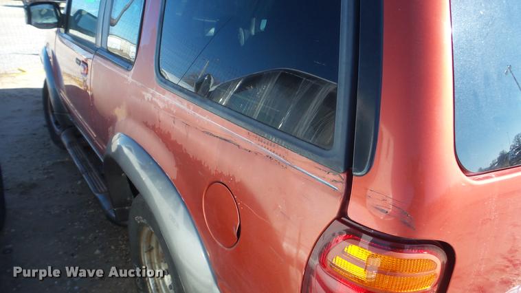 image for item DA0275 1998 Ford Explorer SUV