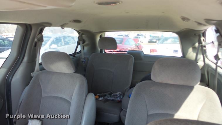 image for item DA0276 2003 Dodge Grand Caravan SUV