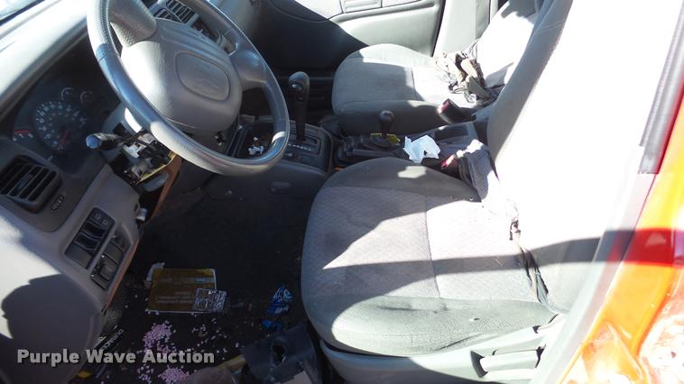 image for item DA0278 2002 Chevrolet Tracker SUV