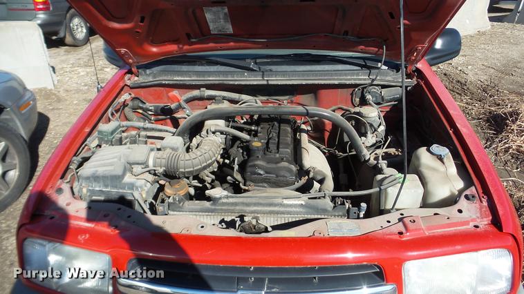 image for item DA0278 2002 Chevrolet Tracker SUV