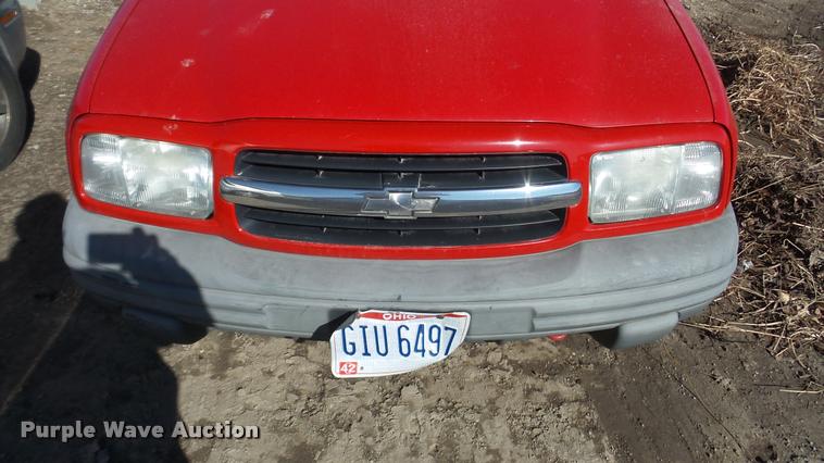 image for item DA0278 2002 Chevrolet Tracker SUV