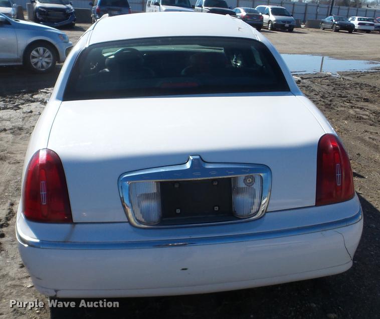 image for item DA0280 1998 Lincoln Town Car Signature