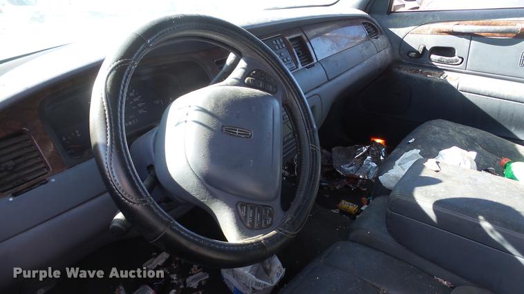 image for item DA0280 1998 Lincoln Town Car Signature