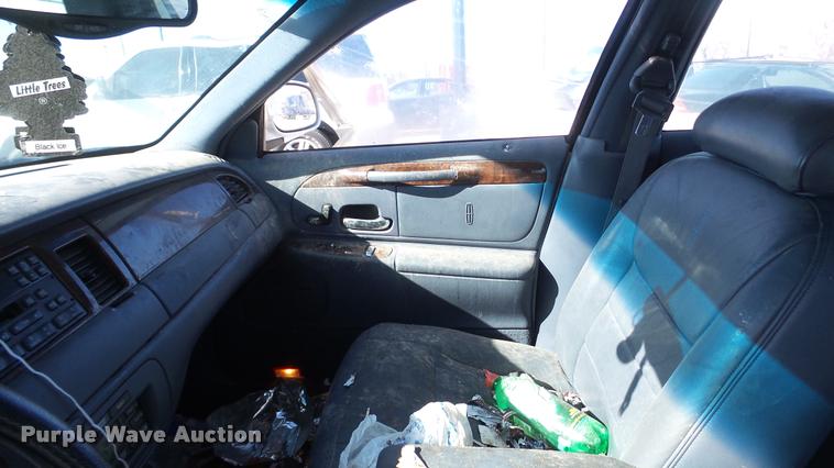 image for item DA0280 1998 Lincoln Town Car Signature