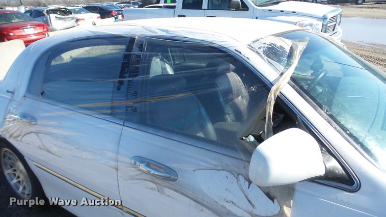 image for item DA0280 1998 Lincoln Town Car Signature