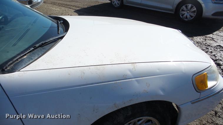 image for item DA0280 1998 Lincoln Town Car Signature