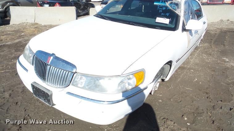 image for item DA0280 1998 Lincoln Town Car Signature