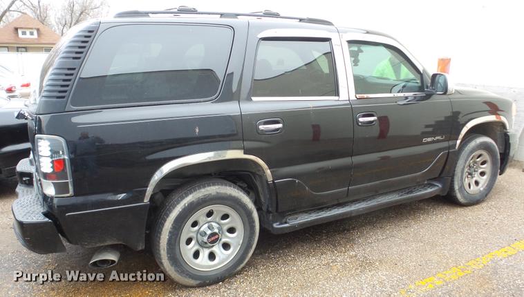 image for item DA2084 2002 GMC Yukon SUV
