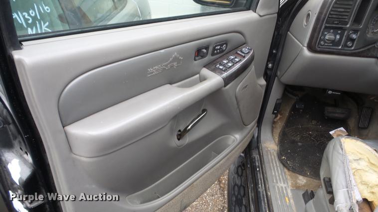 image for item DA2084 2002 GMC Yukon SUV