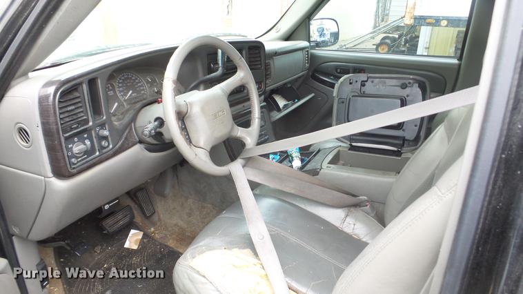 image for item DA2084 2002 GMC Yukon SUV