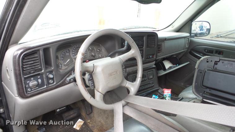 image for item DA2084 2002 GMC Yukon SUV