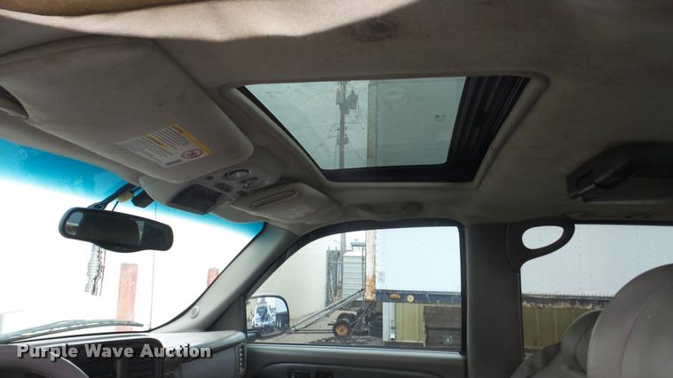 image for item DA2084 2002 GMC Yukon SUV