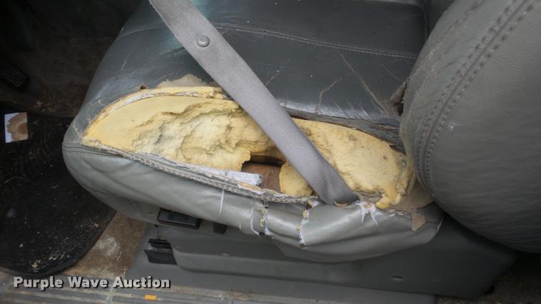 image for item DA2084 2002 GMC Yukon SUV