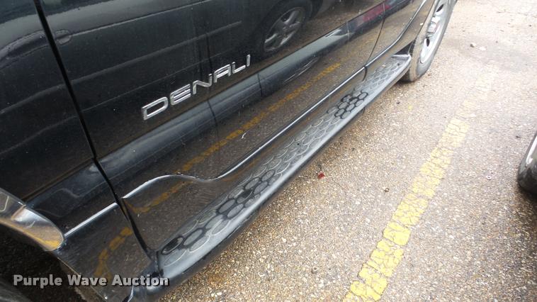image for item DA2084 2002 GMC Yukon SUV