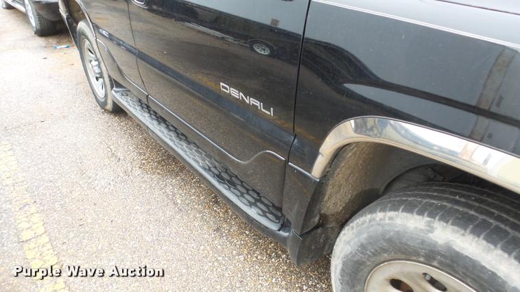 image for item DA2084 2002 GMC Yukon SUV