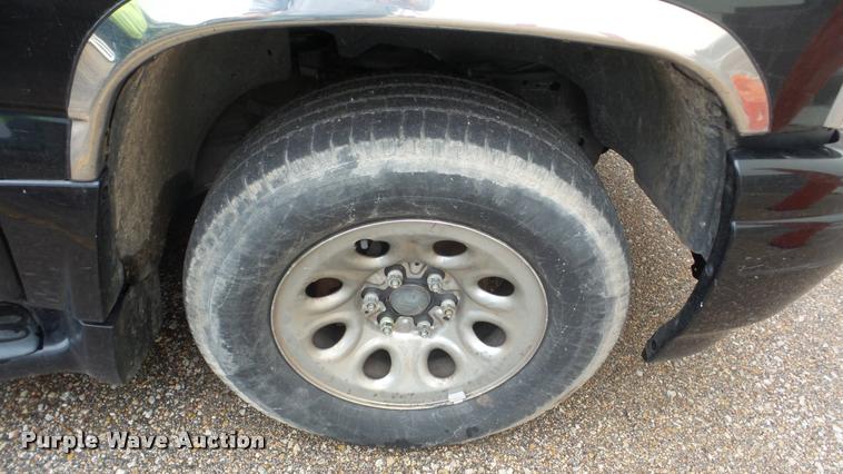 image for item DA2084 2002 GMC Yukon SUV