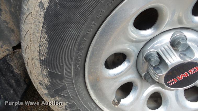 image for item DA2084 2002 GMC Yukon SUV