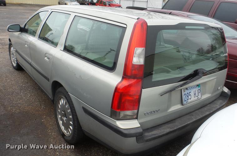 image for item DA2090 2001 Volvo V70