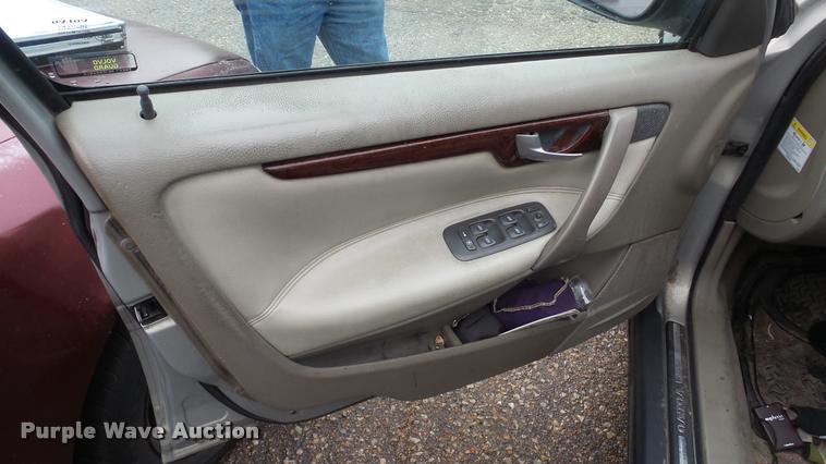 image for item DA2090 2001 Volvo V70