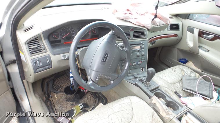 image for item DA2090 2001 Volvo V70