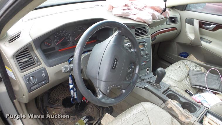 image for item DA2090 2001 Volvo V70
