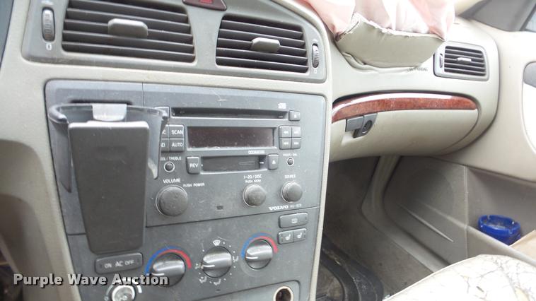 image for item DA2090 2001 Volvo V70