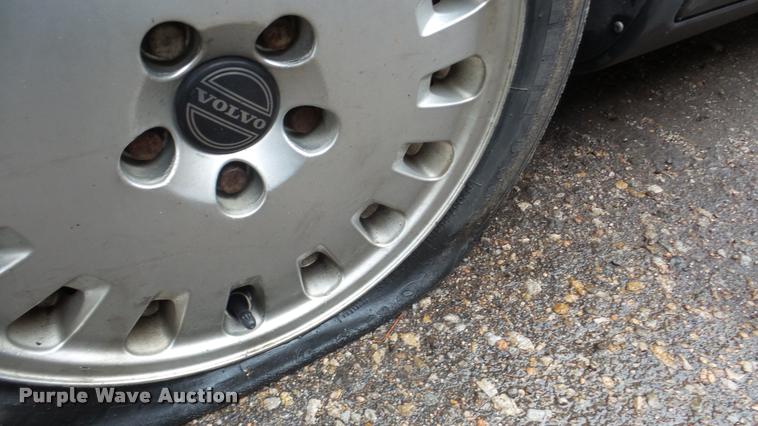 image for item DA2090 2001 Volvo V70