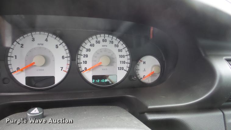 image for item DA2092 2004 Dodge Stratus