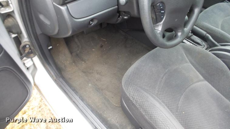image for item DA2092 2004 Dodge Stratus