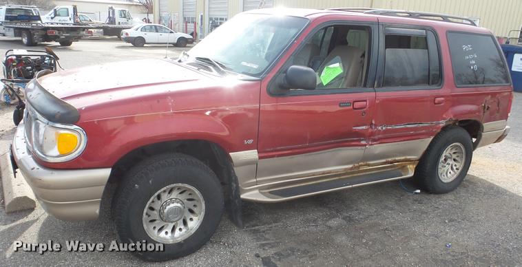 image for item DF9225 2000 Mercury Mountaineer SUV
