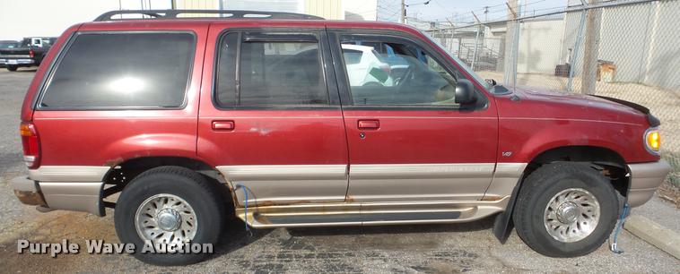 image for item DF9225 2000 Mercury Mountaineer SUV