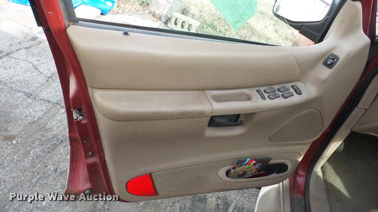 image for item DF9225 2000 Mercury Mountaineer SUV