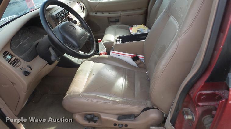 image for item DF9225 2000 Mercury Mountaineer SUV