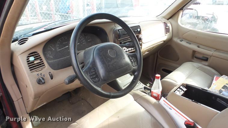 image for item DF9225 2000 Mercury Mountaineer SUV