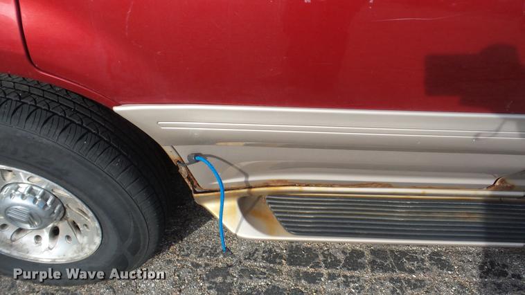 image for item DF9225 2000 Mercury Mountaineer SUV