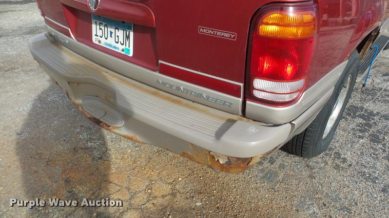 image for item DF9225 2000 Mercury Mountaineer SUV