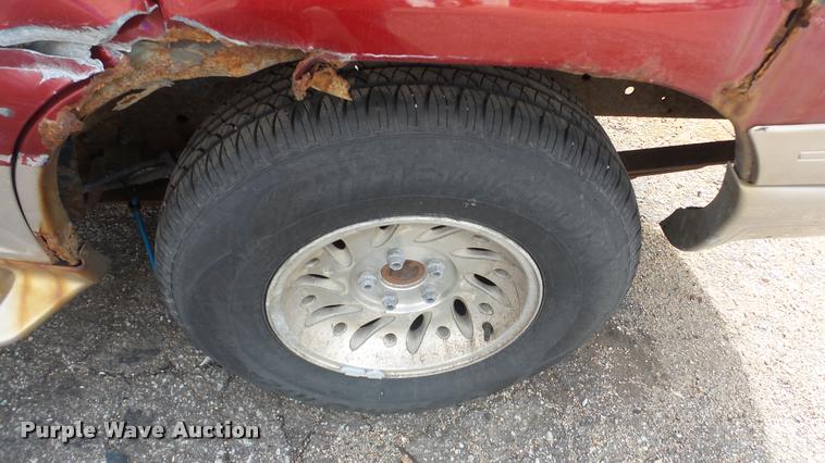 image for item DF9225 2000 Mercury Mountaineer SUV