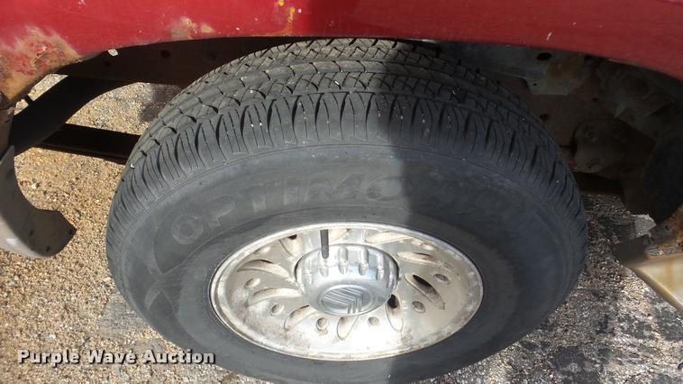 image for item DF9225 2000 Mercury Mountaineer SUV