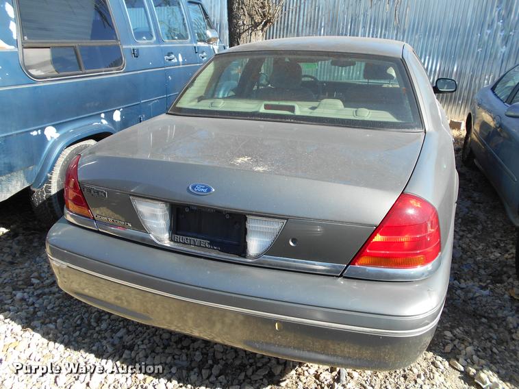 image for item AT9662 2003 Ford Crown Victoria