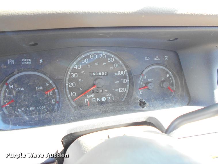 image for item AT9662 2003 Ford Crown Victoria