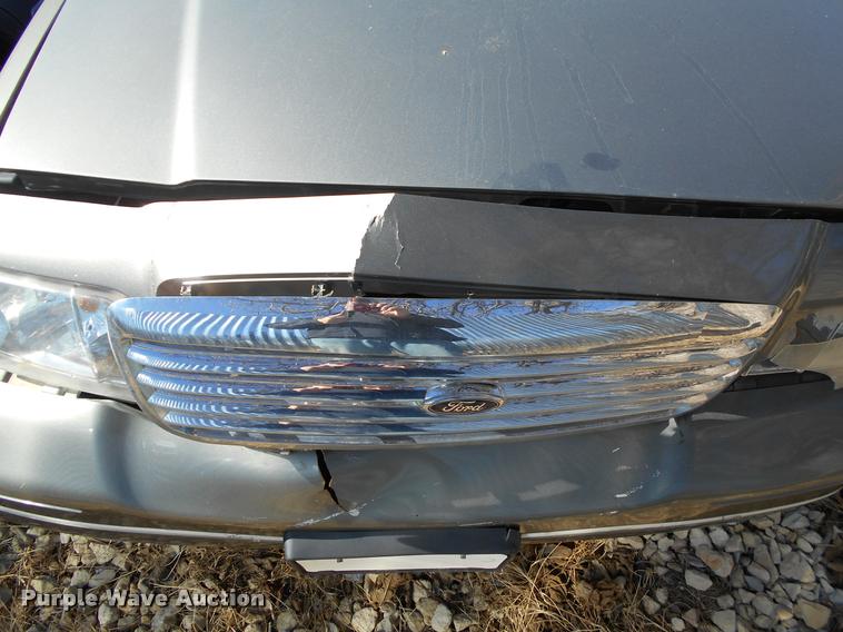image for item AT9662 2003 Ford Crown Victoria