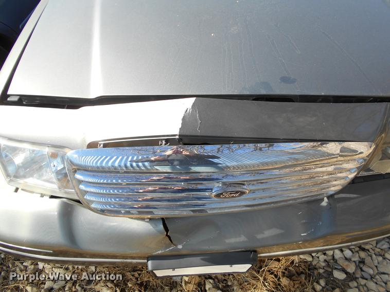 image for item AT9662 2003 Ford Crown Victoria