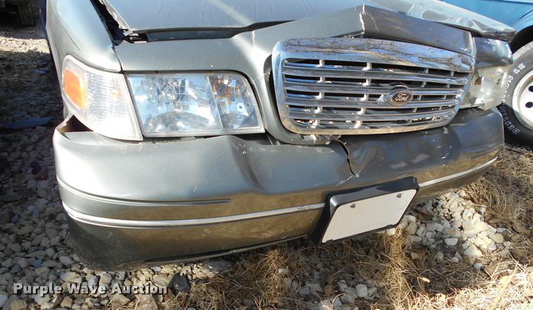image for item AT9662 2003 Ford Crown Victoria