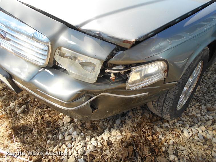 image for item AT9662 2003 Ford Crown Victoria
