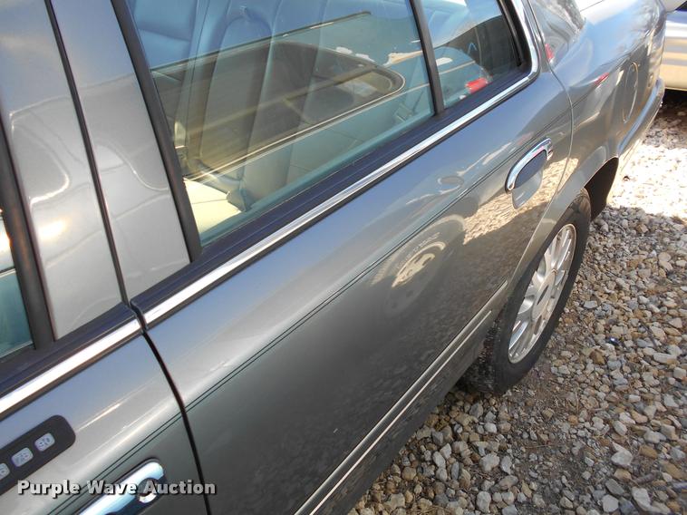 image for item AT9662 2003 Ford Crown Victoria