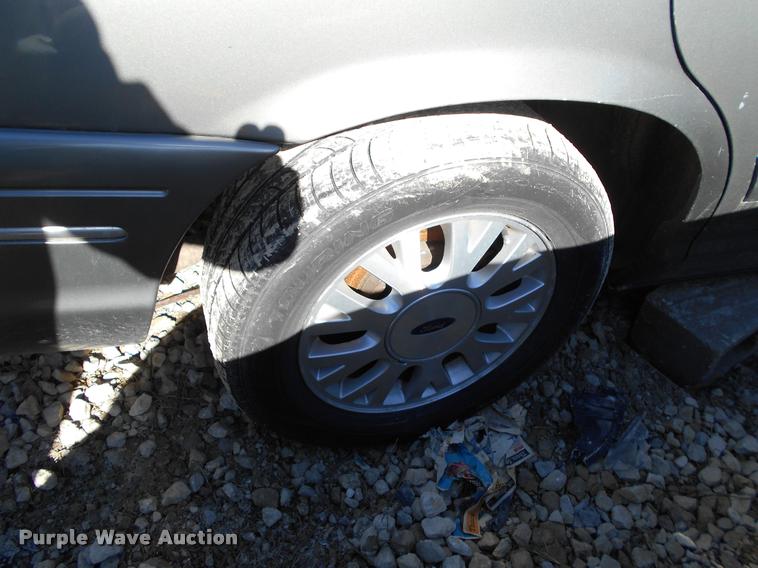 image for item AT9662 2003 Ford Crown Victoria