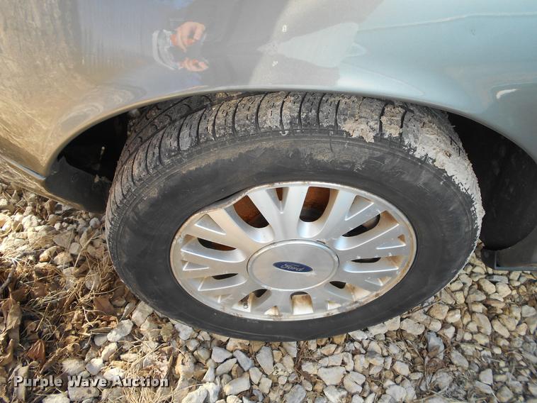 image for item AT9662 2003 Ford Crown Victoria