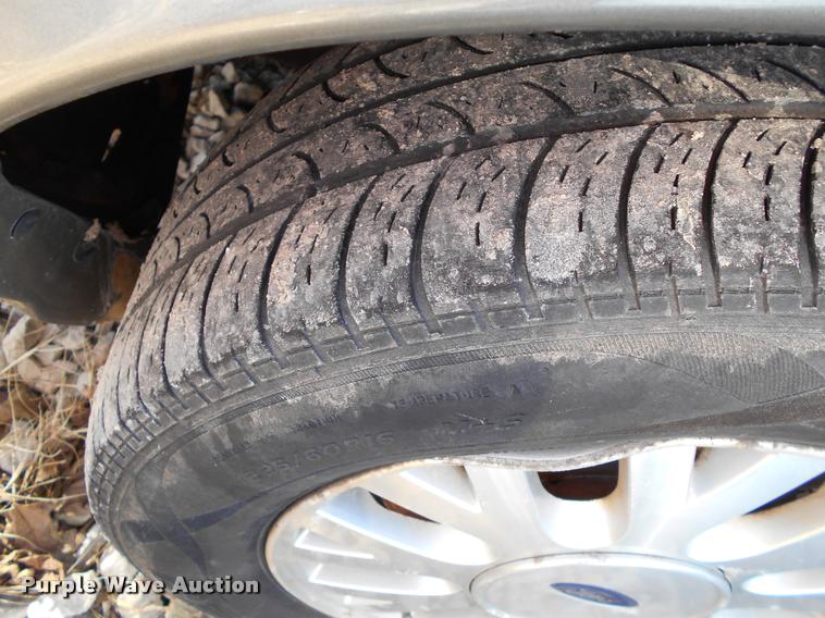 image for item AT9662 2003 Ford Crown Victoria