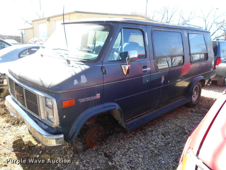 image for item AT9663 1990 GMC Vandura G2500 van