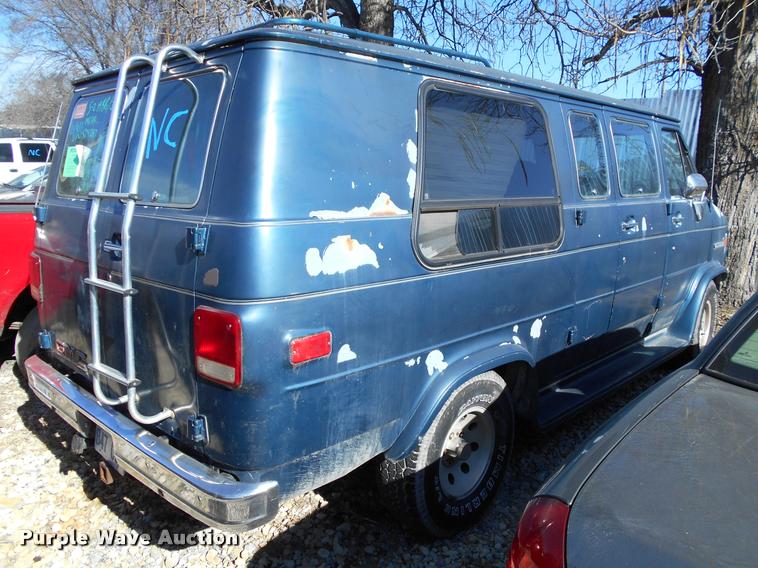 image for item AT9663 1990 GMC Vandura G2500 van